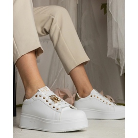 Zapatillas de oro blancas y doradas de las mujeres decoradas con piedras blanco 1