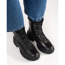 Botas de nieve de mujer en la plataforma. negro 3