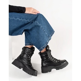 Botas de nieve de mujer en la plataforma. negro 4
