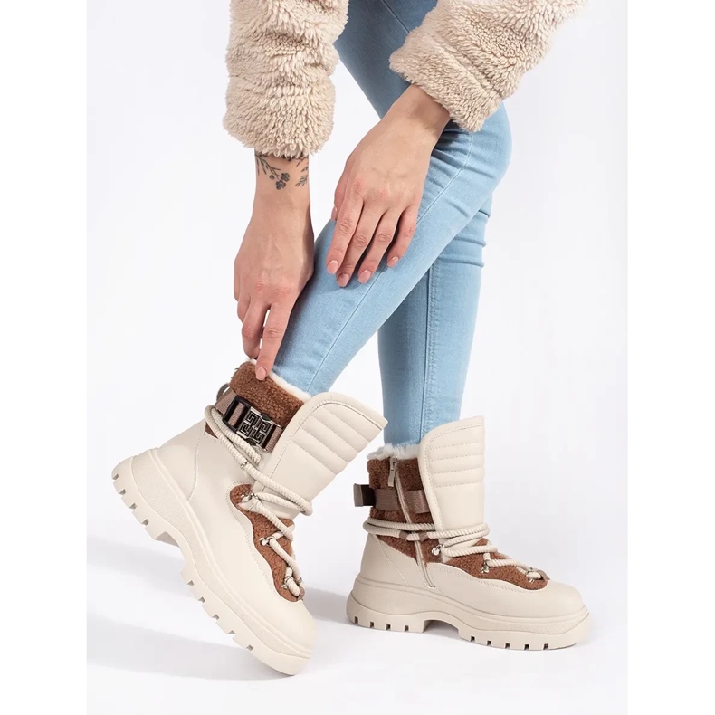 Seastar Botas de nieve de mujer beige con pelo sobre suela gruesa. 1 Seastar Botas de nieve de mujer beige con pelo sobre suela gruesa. 1