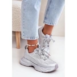 Zapatillas de deporte para mujeres decoradas con circones de plata 3