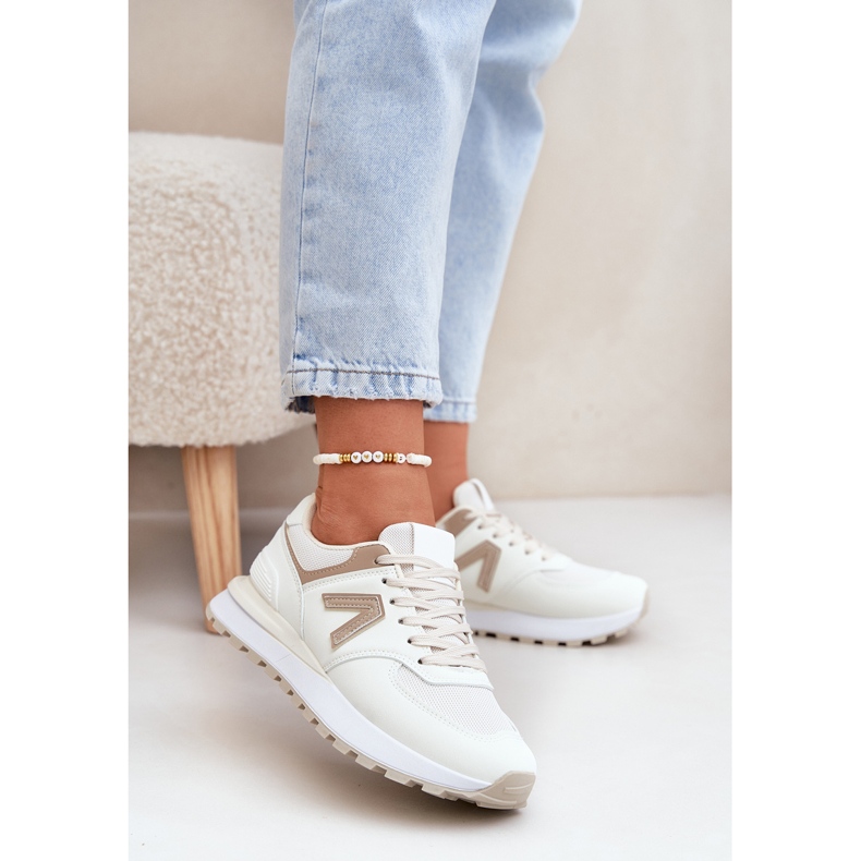 Zapatos deportivos femeninos con beige de cuero ecológico 2