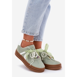 Zapatillas para mujeres en la plataforma con adornos verdes 1