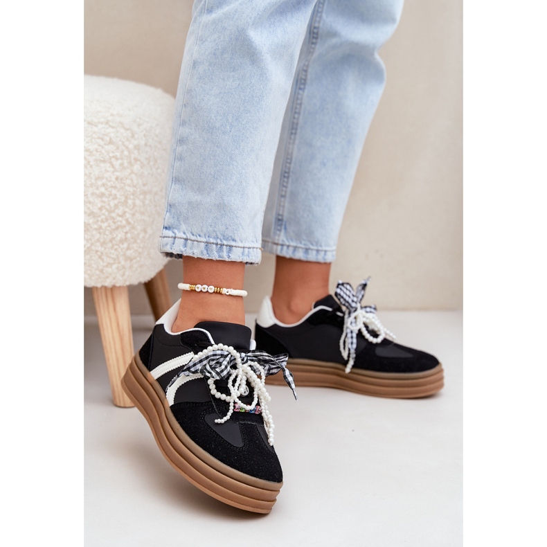Zapatillas para mujeres en la plataforma con decoraciones negras negro 2 Zapatillas para mujeres en la plataforma con decoraciones negras negro 2