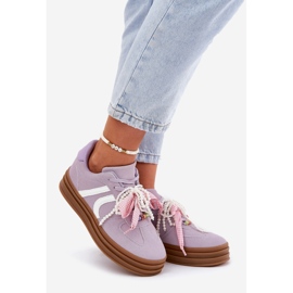 Zapatillas para mujeres en la plataforma con decoraciones moradas violeta 1