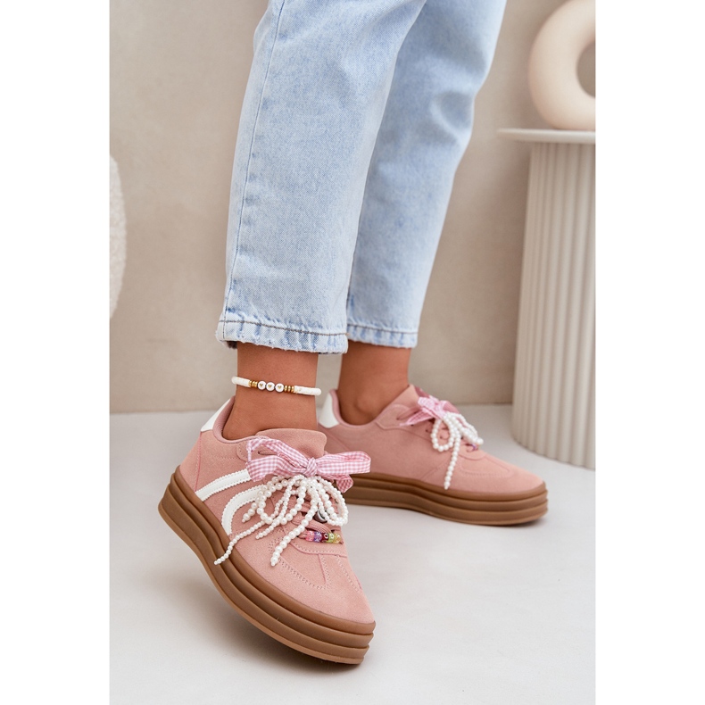 Zapatillas para mujeres en la plataforma con decoraciones rosas 2