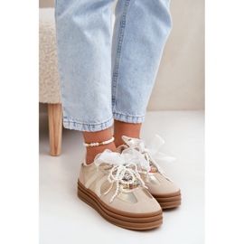 Zapatillas de deporte para mujeres en la plataforma con decoraciones beige-oro 5