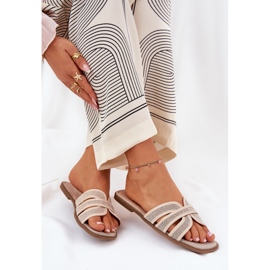 Beige plano de mujeres clásicas 6