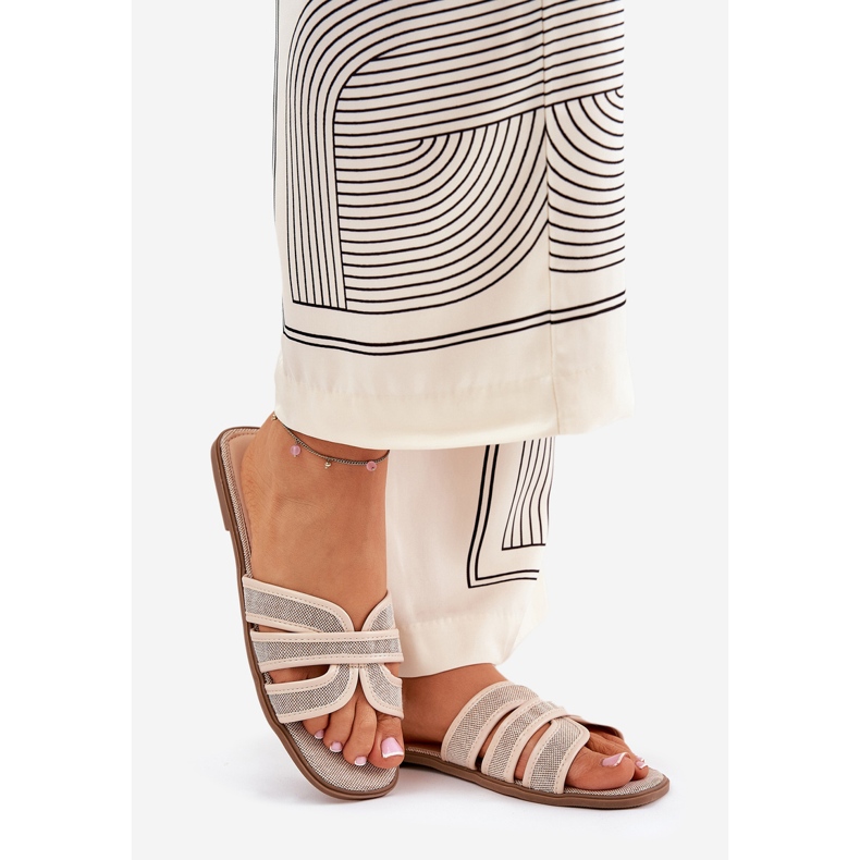 Beige plano de mujeres clásicas 1