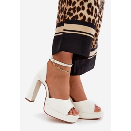 Sandalias de mujeres en el poste y la plataforma Eco Leather White blanco 1