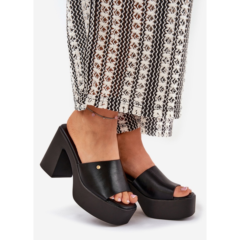 Zapatillas de cuero ecológica para mujeres en el poste y la plataforma negra negro 1