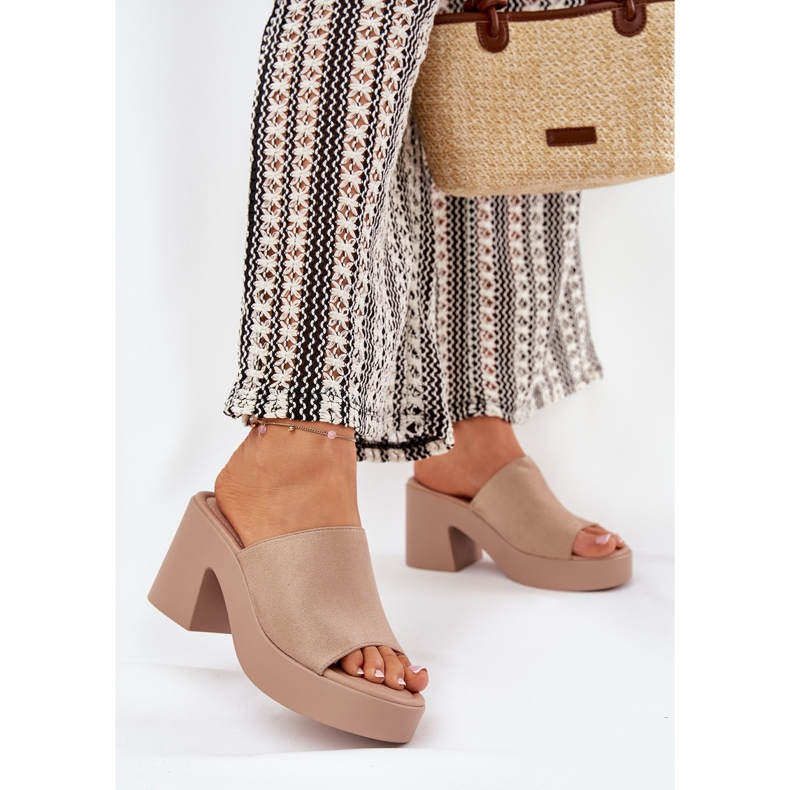 Zapatillas para mujeres en el poste y plataforma de color caqui beige 2