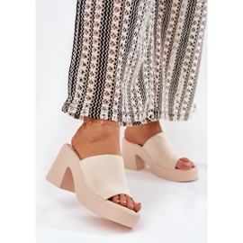 Zapatillas para mujeres en la publicación y la plataforma beige 2
