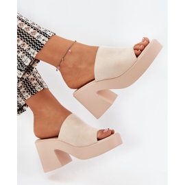 Zapatillas para mujeres en la publicación y la plataforma beige 7