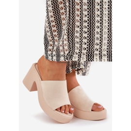 Zapatillas para mujeres en la publicación y la plataforma beige 1