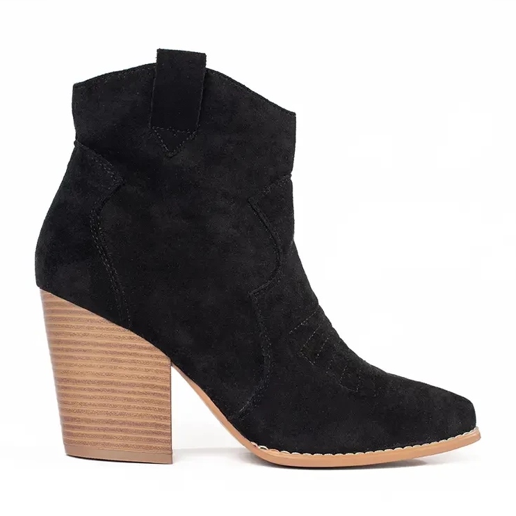 Vaqueras en el poste negro 1