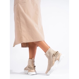 Zapatillas de deporte de moda con un calcetín beige 4
