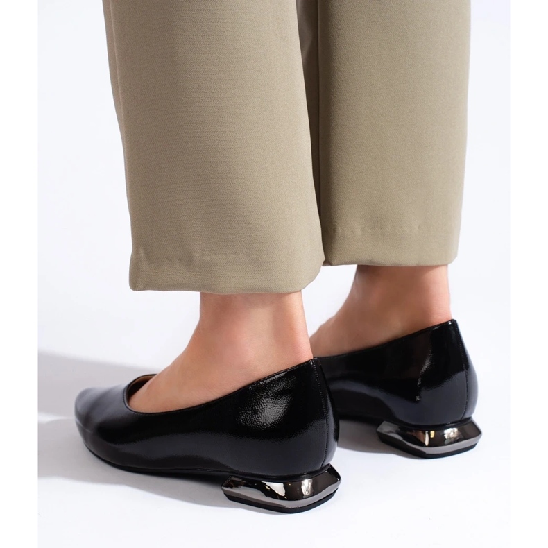 W. Potocki Zapatos de salón con tacón Potocki decorativo negro 1