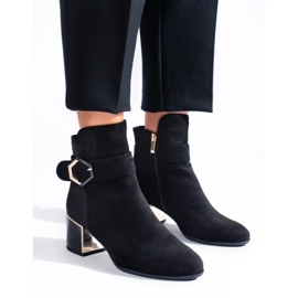 Elegantes botines de mujer de tacón bajo fabricados en ante ecológico. negro 4