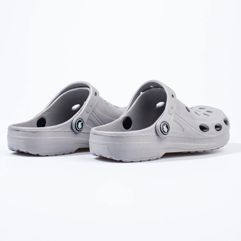Chanclas gris claro para niño. 1