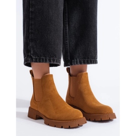 Botines Chelsea de mujer en ante marrón y tacón plano 4