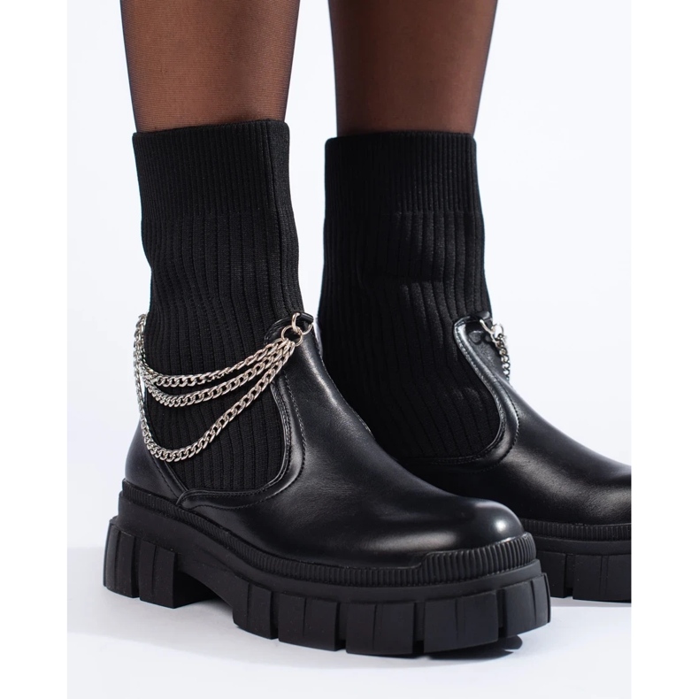 Botas trabajadoras de mujer negras con calcetines. negro 1