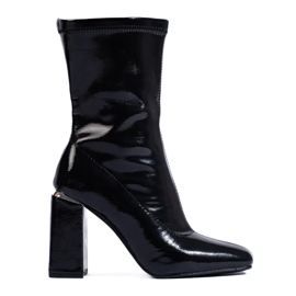 Botines de mujer de tacón fabricados en charol ecológico negro 2
