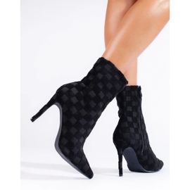 Botines de mujer altos y entallados con tacón alto. negro 1