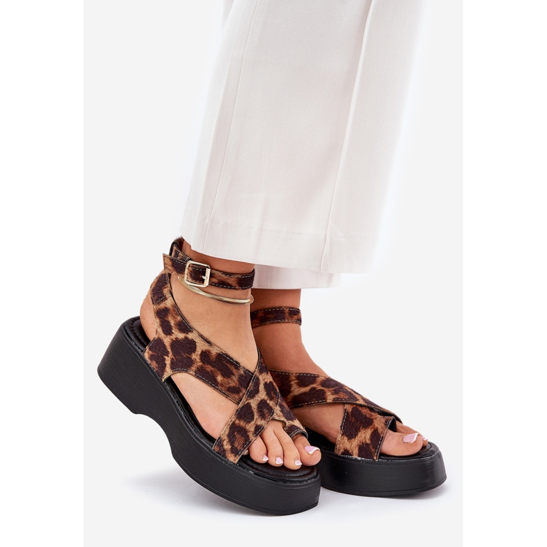 Sandalias para mujeres en la plataforma y las cuñas de estampado de leopardo marrón 1