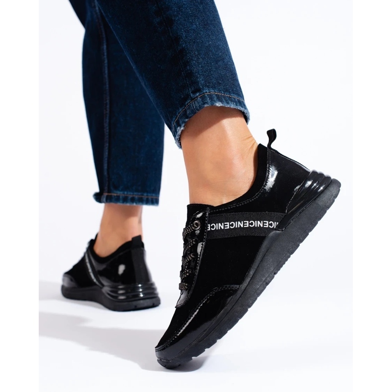 Deportivas negras fabricadas en piel natural. negro 1