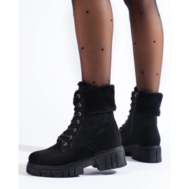 T.Sokolski Botas Shelovet de ante para mujer negro 1