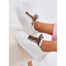 Zapatillas de deporte para mujeres en una plataforma masiva con cordones decorativos blancos 4