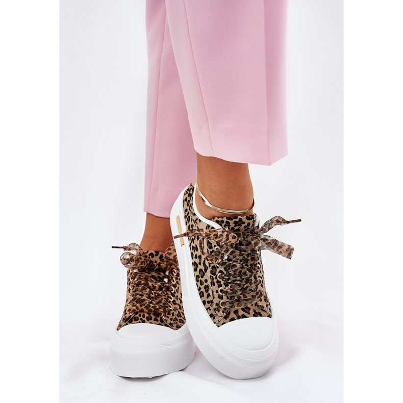 Zapatillas de deporte para mujeres en una plataforma masiva con leopardo decorativo de cordones marrones marrón 2