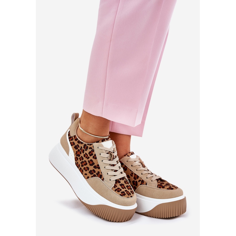 Zapatillas de deporte para mujeres en una plataforma masiva beige leopardo impresión 1