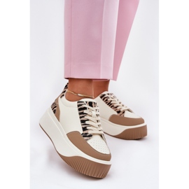 Zapatillas femeninas en una plataforma masiva beige cebra 2