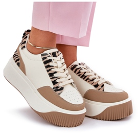 Zapatillas femeninas en una plataforma masiva beige cebra 8