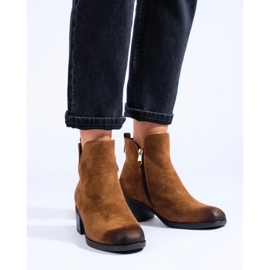 Botas marrones de mujer en un poste bajo de Vinceza marrón 1