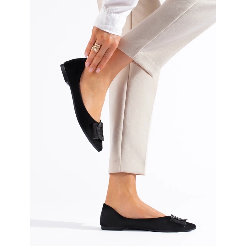 Bailarinas mujer ante negro 1