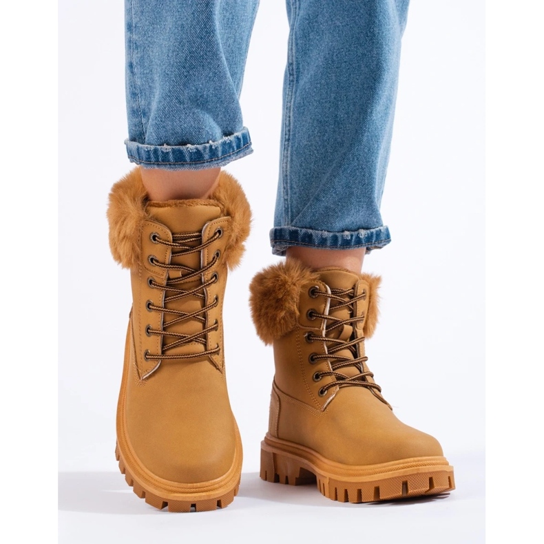Botas de mujer marrones con pelo. marrón 1