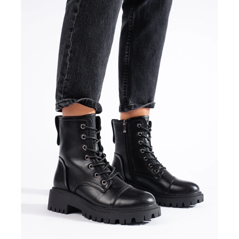 Bolsos negros de mujer fabricados en piel ecológica. 1