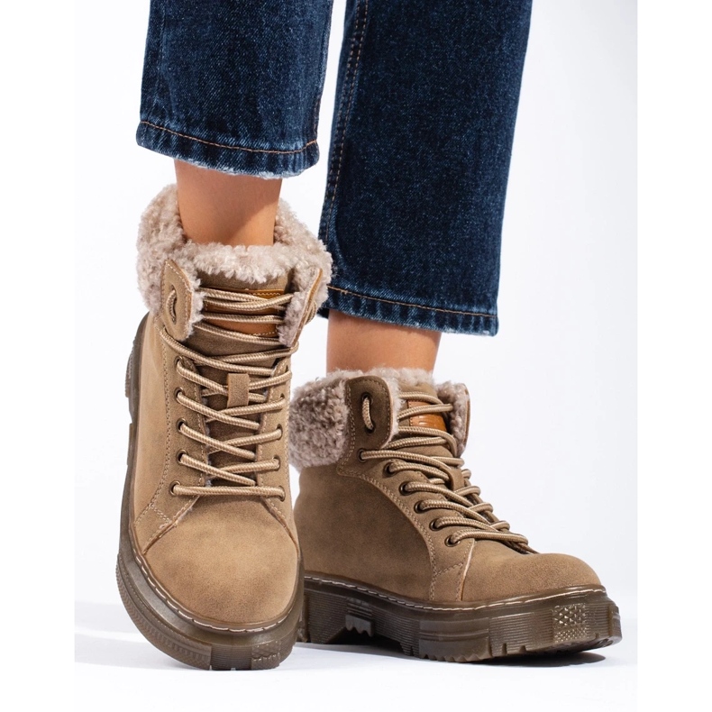 Botas de mujer marrones con pelo de oveja. beige 2