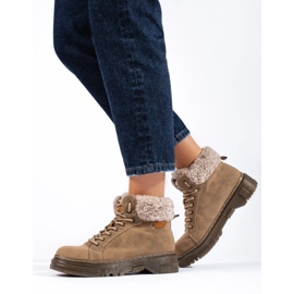 Botas de mujer marrones con pelo de oveja. beige 3