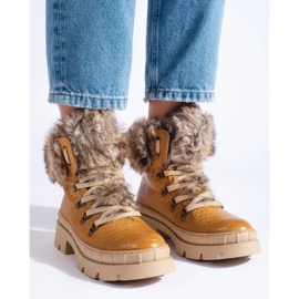 Botas de montaña de mujer con pelo beige 1
