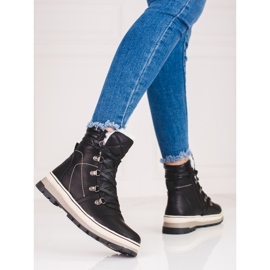 Botas de montaña de mujer negras con aislamiento. negro 2