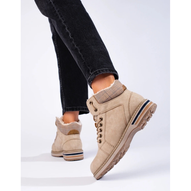 Botas aislantes beige para mujer 1