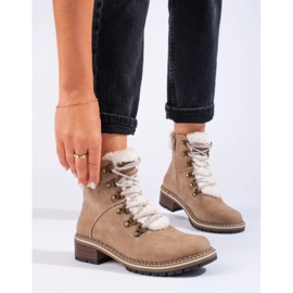Botas de piel de oveja beige para mujer. 3