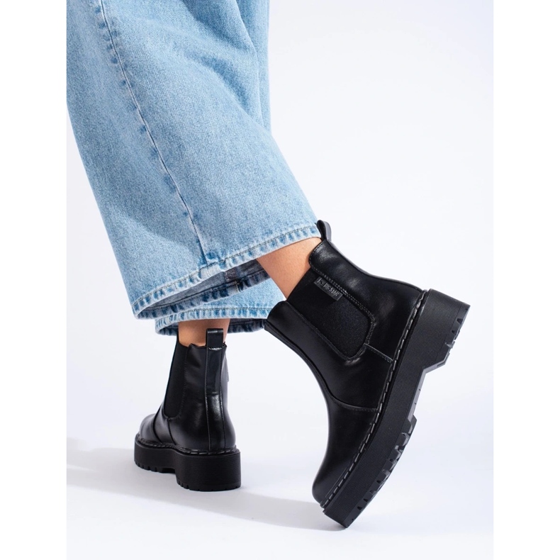 Botines Chelsea de mujer negros Big Star II274101 1