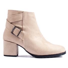T.Sokolski Botines de gamuza en el puesto de Sokolski. beige 3