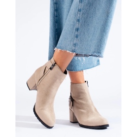 T.Sokolski Botines de gamuza en el puesto de Sokolski. beige 2