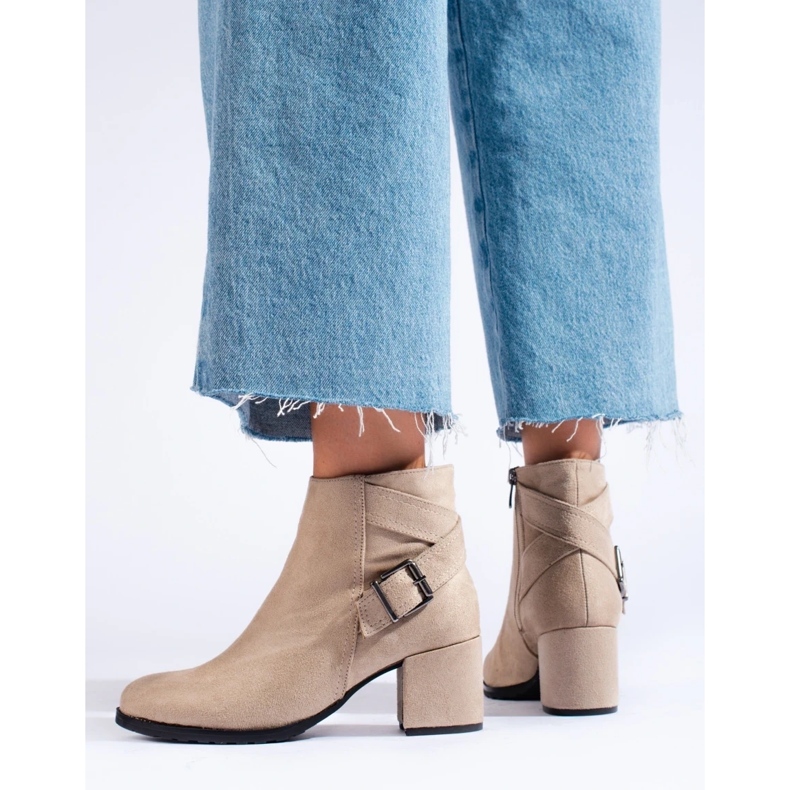 T.Sokolski Botines de gamuza en el puesto de Sokolski. beige 1